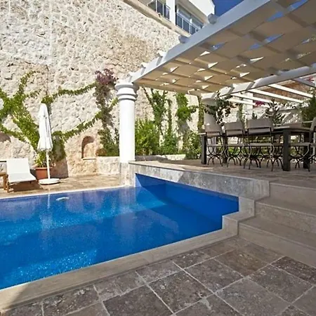 Sleeps 8 Pool Air Con Wifi Villa