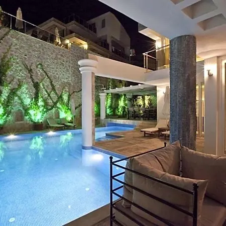 Sleeps 8 Pool Air Con Wifi Villa *
