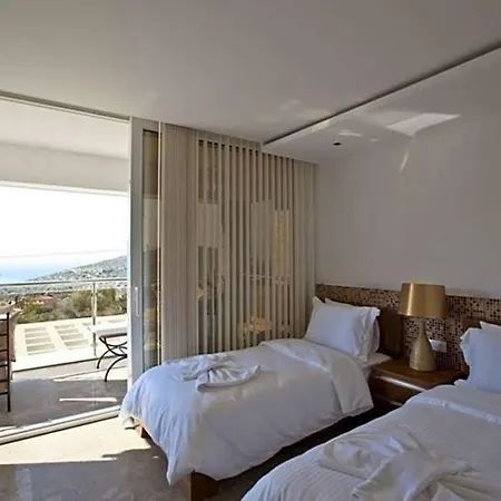 Sleeps 8 Pool Air Con Wifi Villa *
