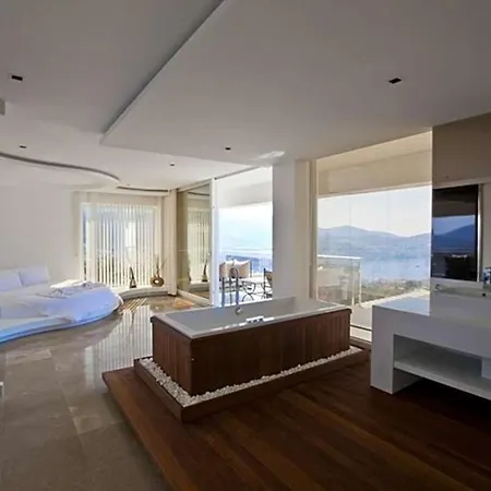 Sleeps 8 Pool Air Con Wifi *
